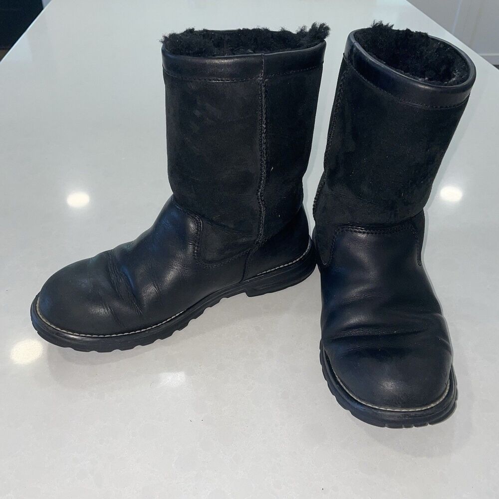 UGG Boots Brooks 5381 Womens Black 9 Leather & Suede Shearling Lined Lug Sole